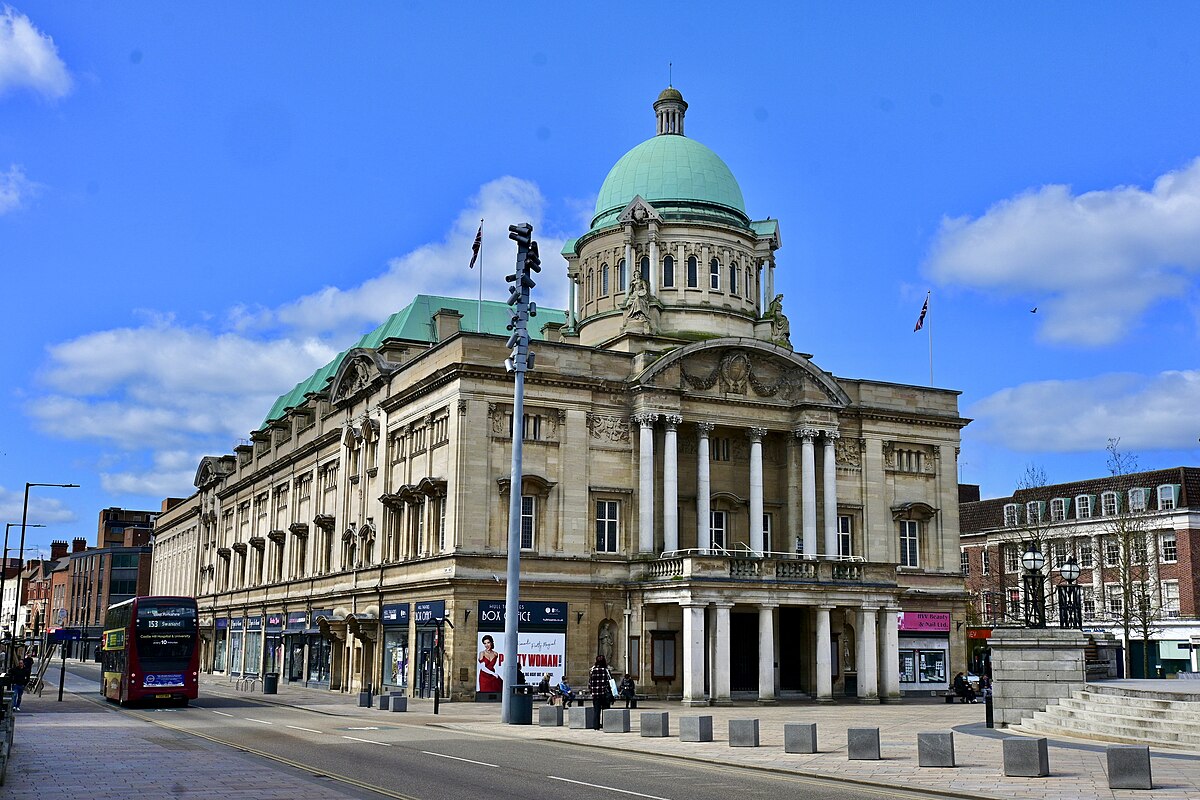 1200px-Hull_City_Hall_Apr23