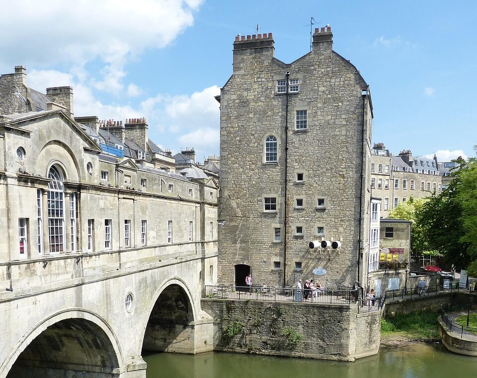 bath-540482_1280-e1744732553583