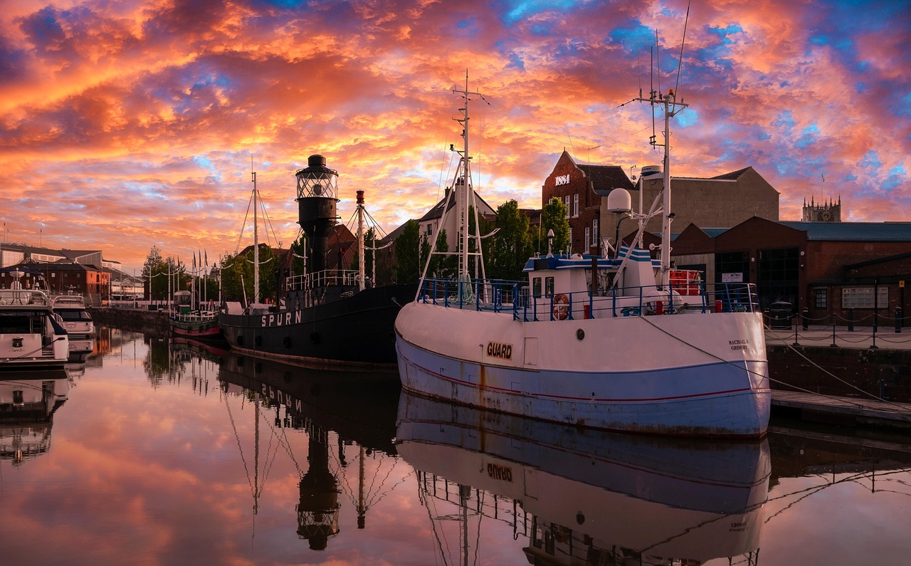 sunset-at-hull-marina-8844573_1280